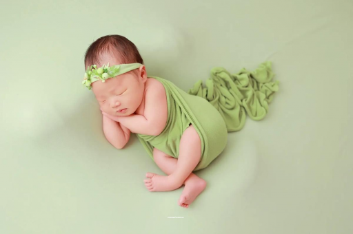 济南宝宝拍嗝吐奶